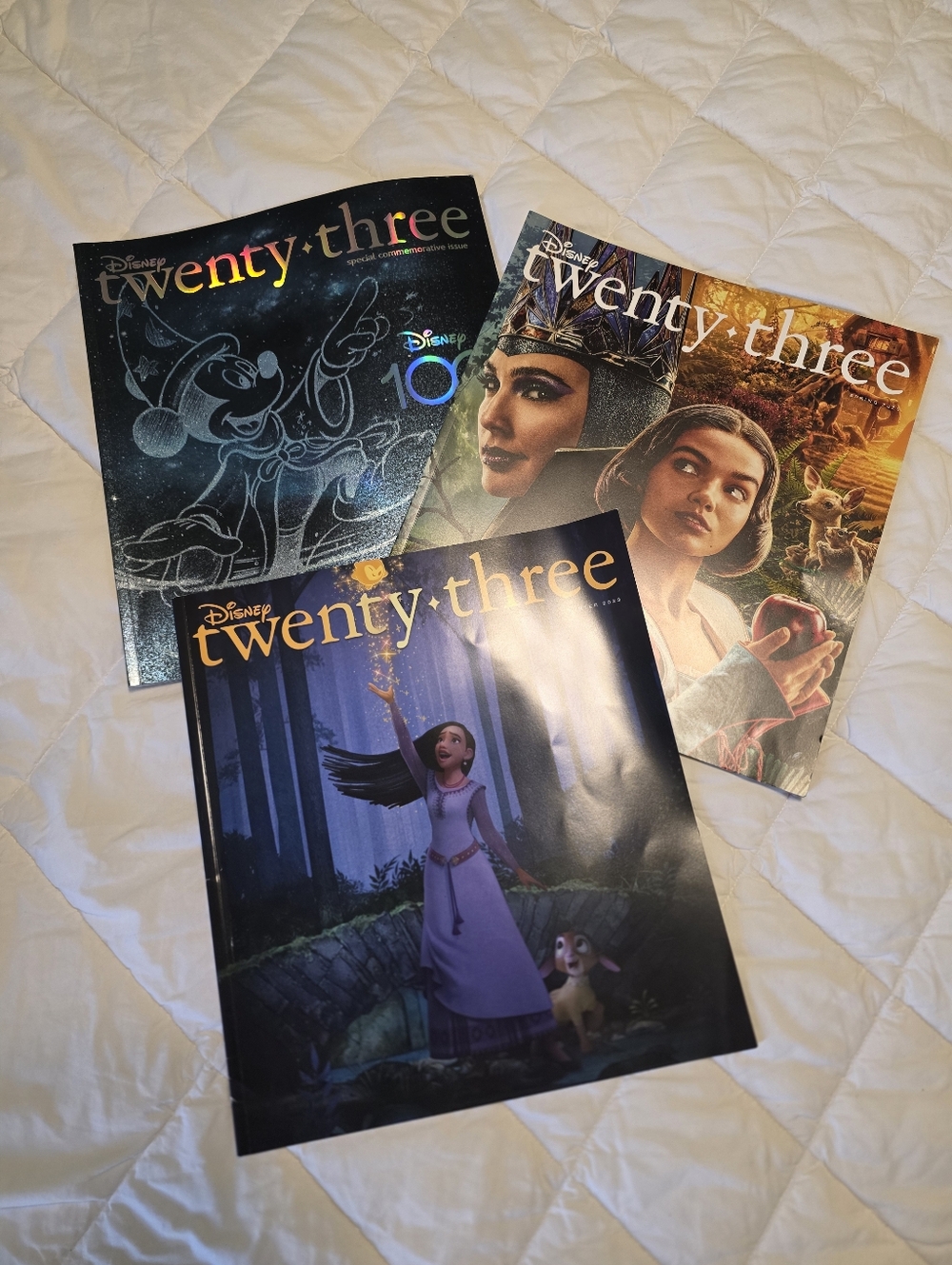Disney twenty‑three Magazine Bundle – Collectible Set